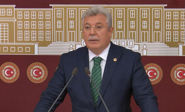 AK Parti'li Akbaşoğlu: İP yönetimi siyasi ahlak dersinden sınıfta kalmıştır