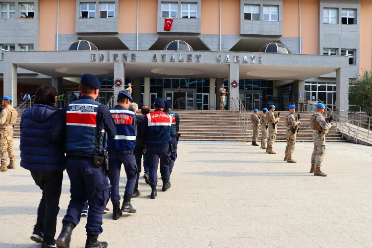 Edirne'de jandarma, 1 haftada  aranan 125 kişiyi yakaladı