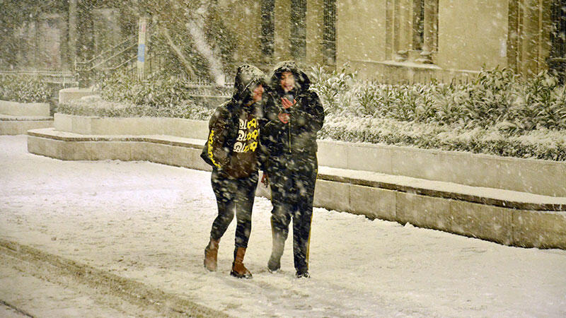 İstanbul'da kar yağışı nedeniyle yarın okullar tatil edildi