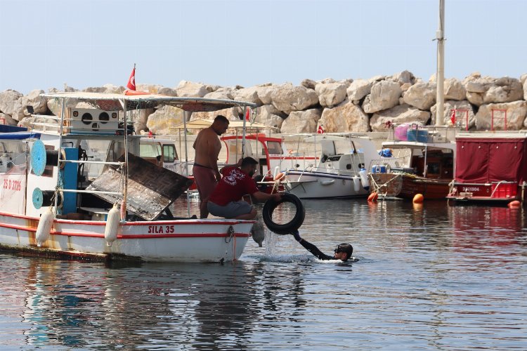 İzmir Özdere'de kıyı ve sualtı temizliği