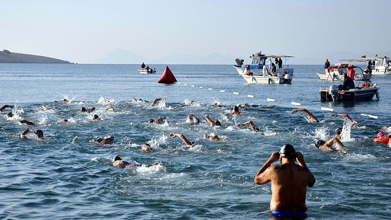 Master yüzücüler Datça'da yarıştı